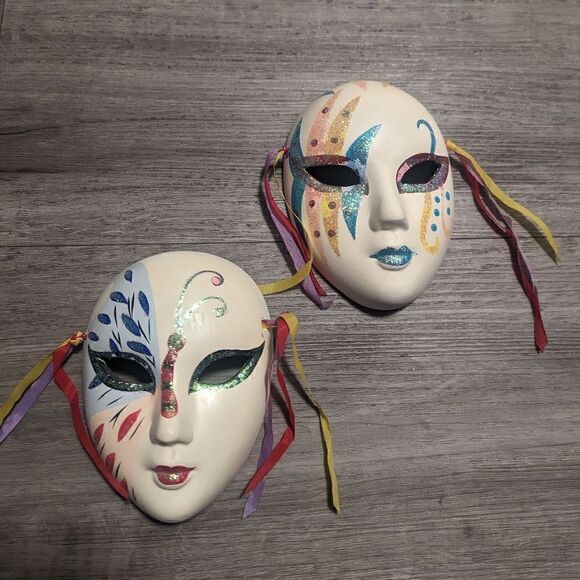 lot #104 Handmade set of 2 Ceramic Butterfly Mardi Gras Masks Glitter Decor - Picture 1 of 7